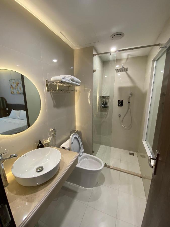 Moonlight Hotel Ha Long Bagian luar foto
