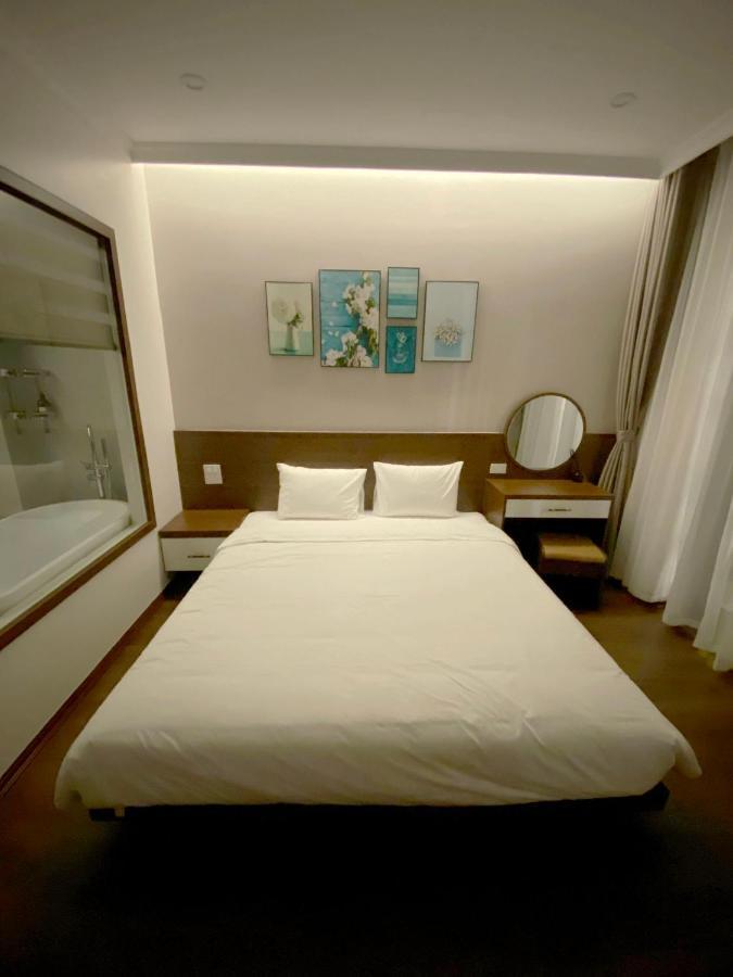 Moonlight Hotel Ha Long Bagian luar foto