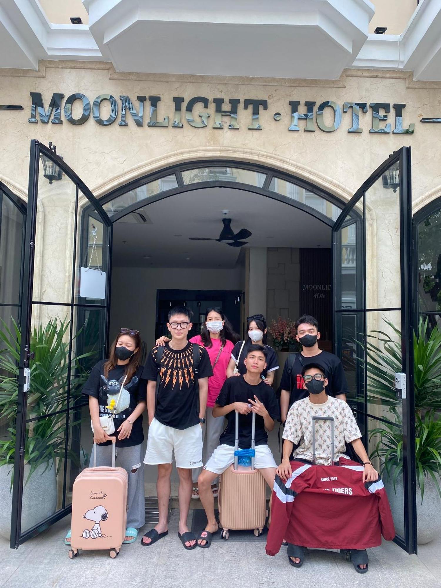 Moonlight Hotel Ha Long Bagian luar foto