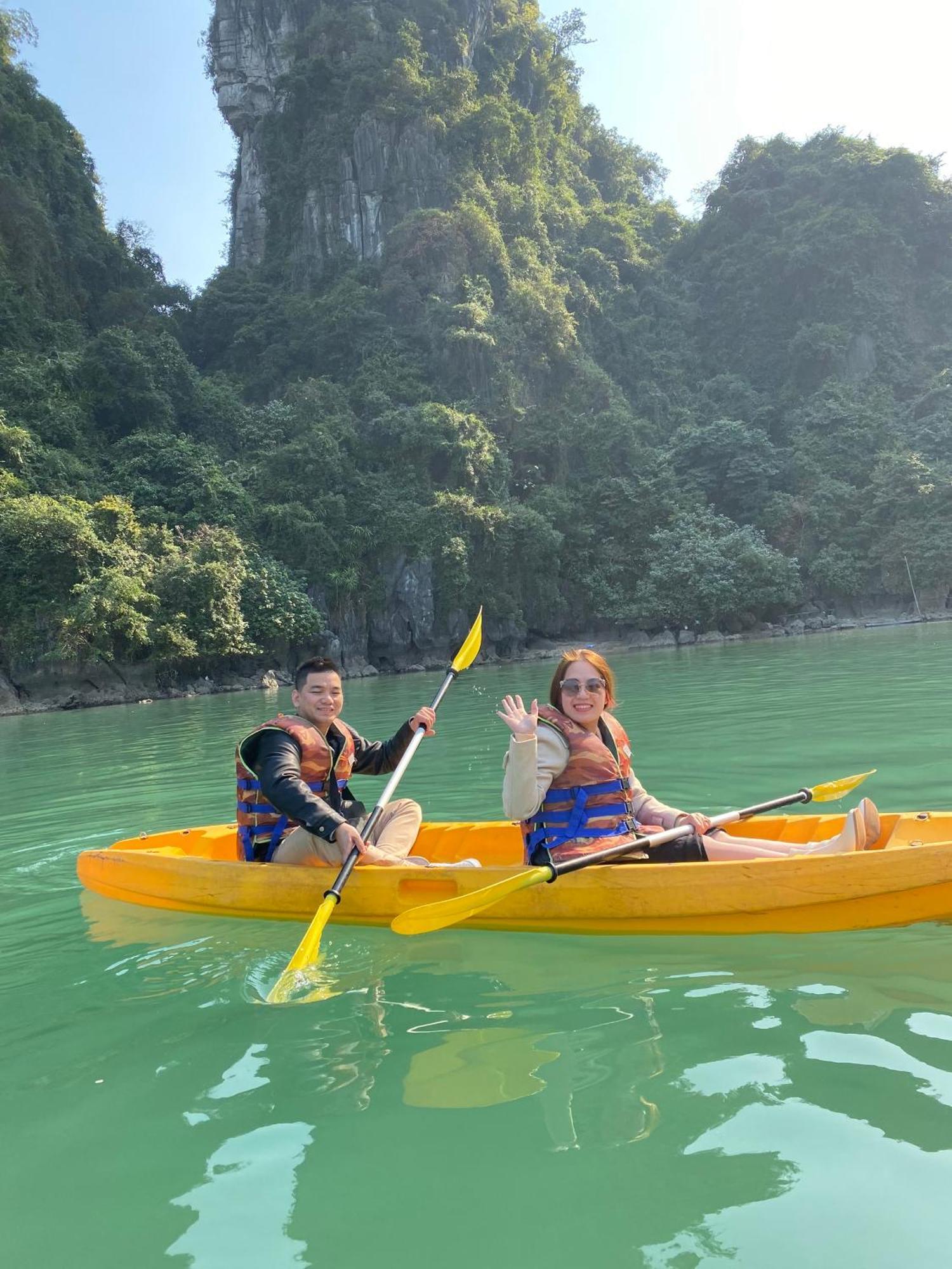 Moonlight Hotel Ha Long Bagian luar foto